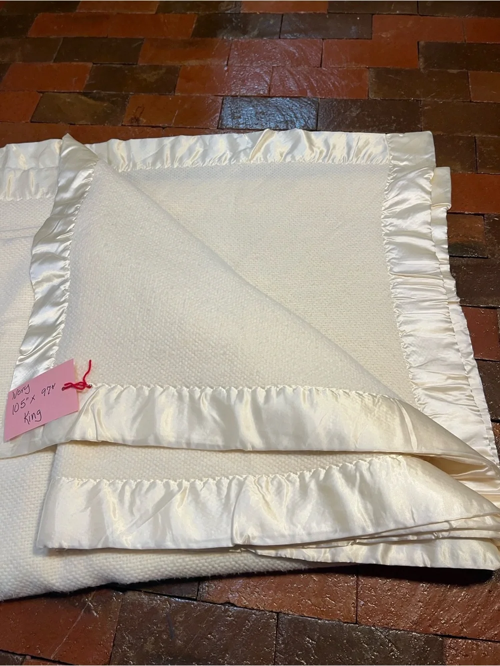 King size 105” X 97” buttery soft blanket with satin look edging 3379